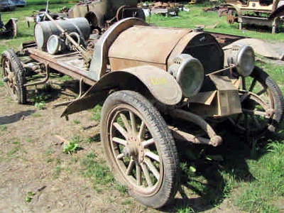 1913 Overland Model 69 front view