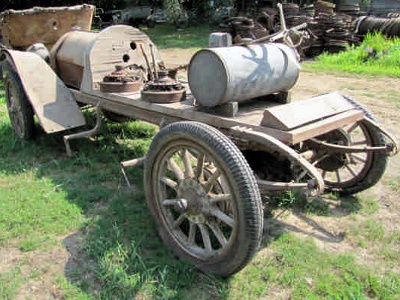 1913 Overland Model 69 rear view