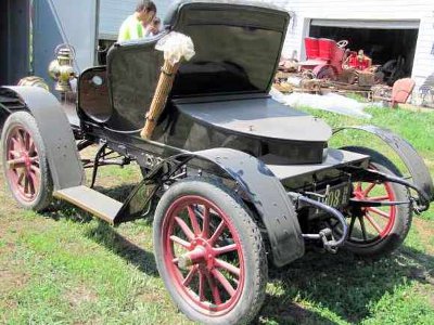 1908 Cadillac Model S rear view