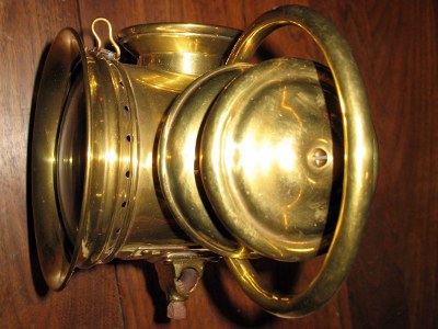 top and front view of right hand Phoebus lamp