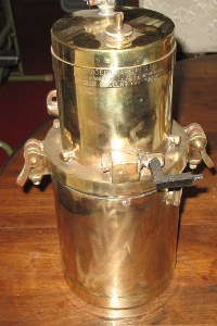 left side view of side mount carbide generator