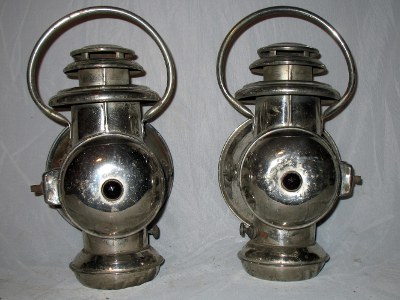 rear view of compatible pair of side lamps