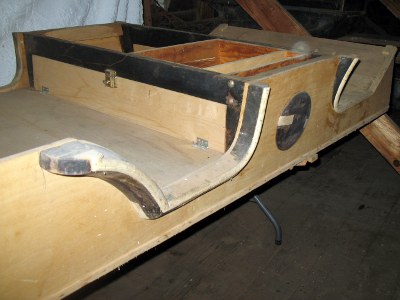 right side view of unidentified demi tonneau body