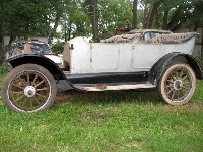 1914 Buick Model 25 side view