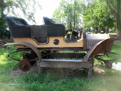 1910 Model F Buick side view