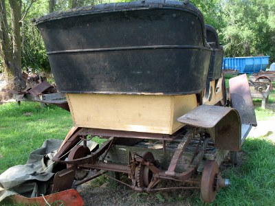 1910 Model F Buick rear view