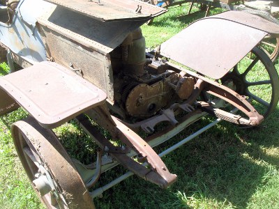 1910 Cadillac Demi-tonneau right front view