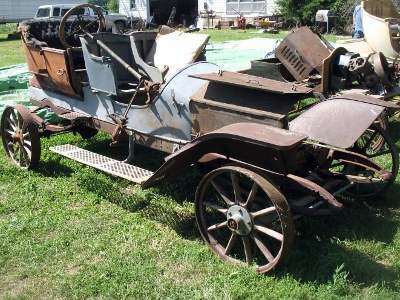 1910 Cadillac Demi-tonneau right front view