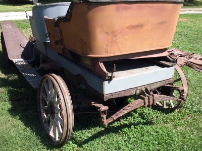 1910 Cadillac Demi-tonneau right rear view