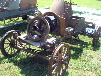 1910 Brush Model D left front